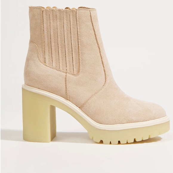Shoes - Francesca heeled boot in taupe NWT